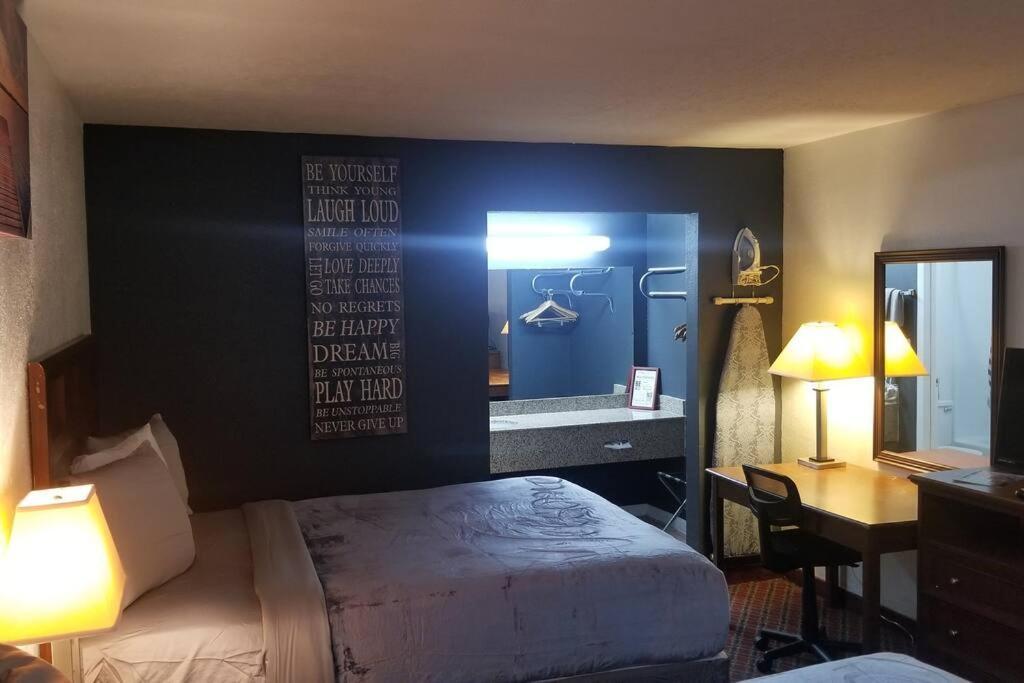 Osu 2 Queen Beds Hotel Room 117 Wi-Fi Stillwater Εξωτερικό φωτογραφία