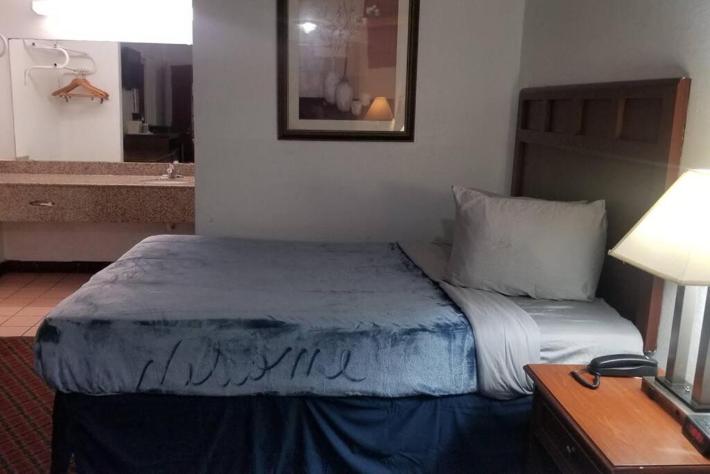 Osu 2 Queen Beds Hotel Room 117 Wi-Fi Stillwater Εξωτερικό φωτογραφία