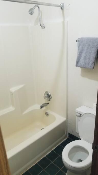 Osu 2 Queen Beds Hotel Room 117 Wi-Fi Stillwater Εξωτερικό φωτογραφία