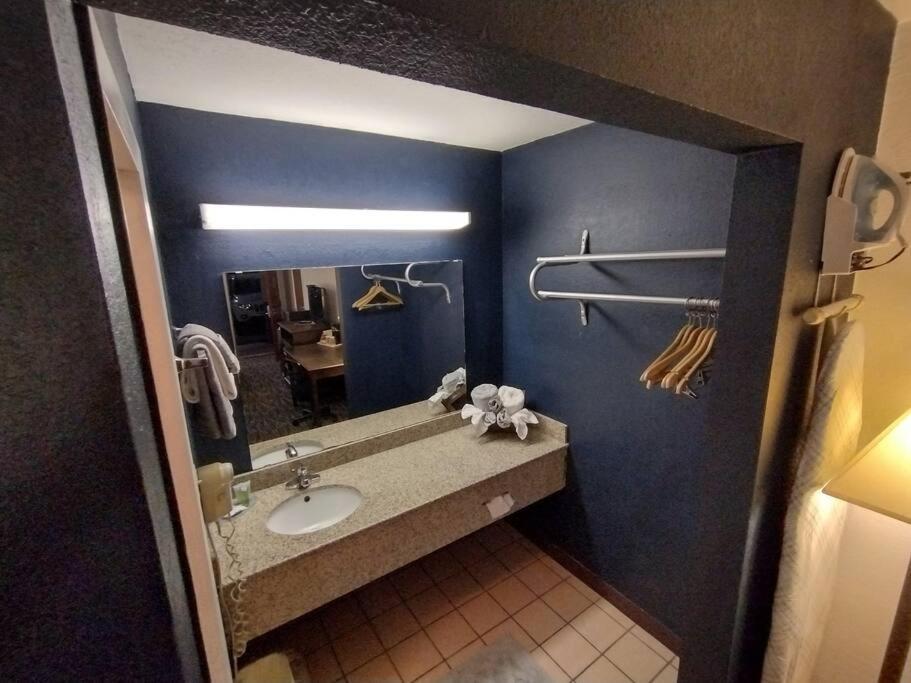 Osu 2 Queen Beds Hotel Room 117 Wi-Fi Stillwater Εξωτερικό φωτογραφία